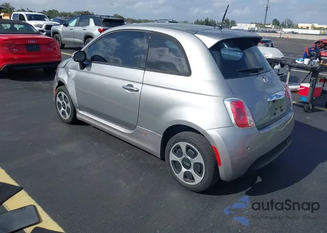 2015 Fiat 500E Battery Electric z USA, uszkodzony, nr VIN 3C3CFFGE3FT732896